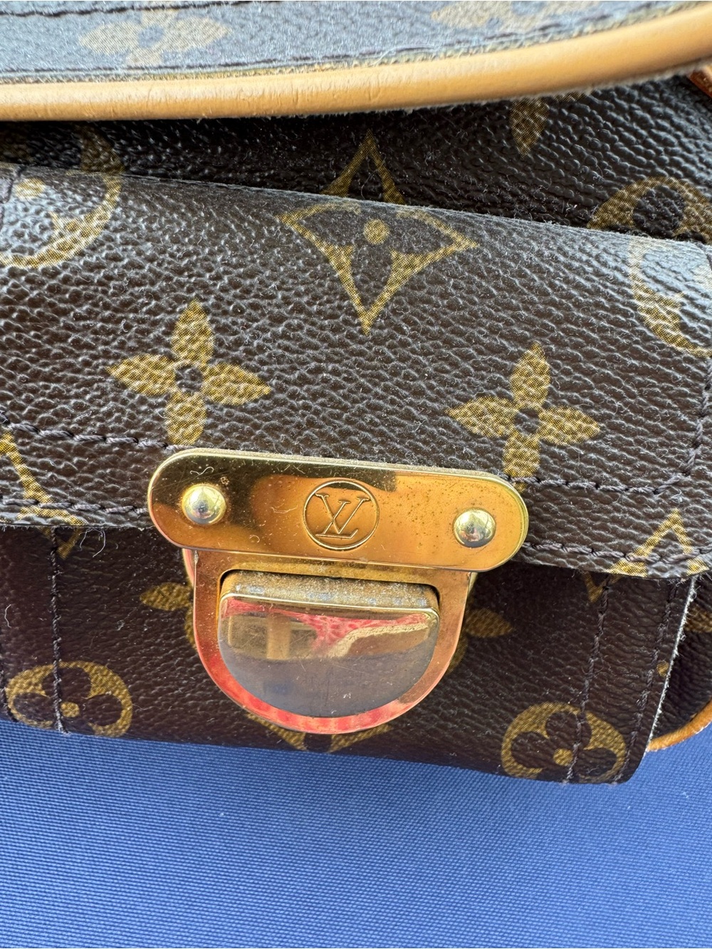 Louis Vuitton Monogram Canvas Messenger Bag with Vachetta Trim - Picture 2 of 10